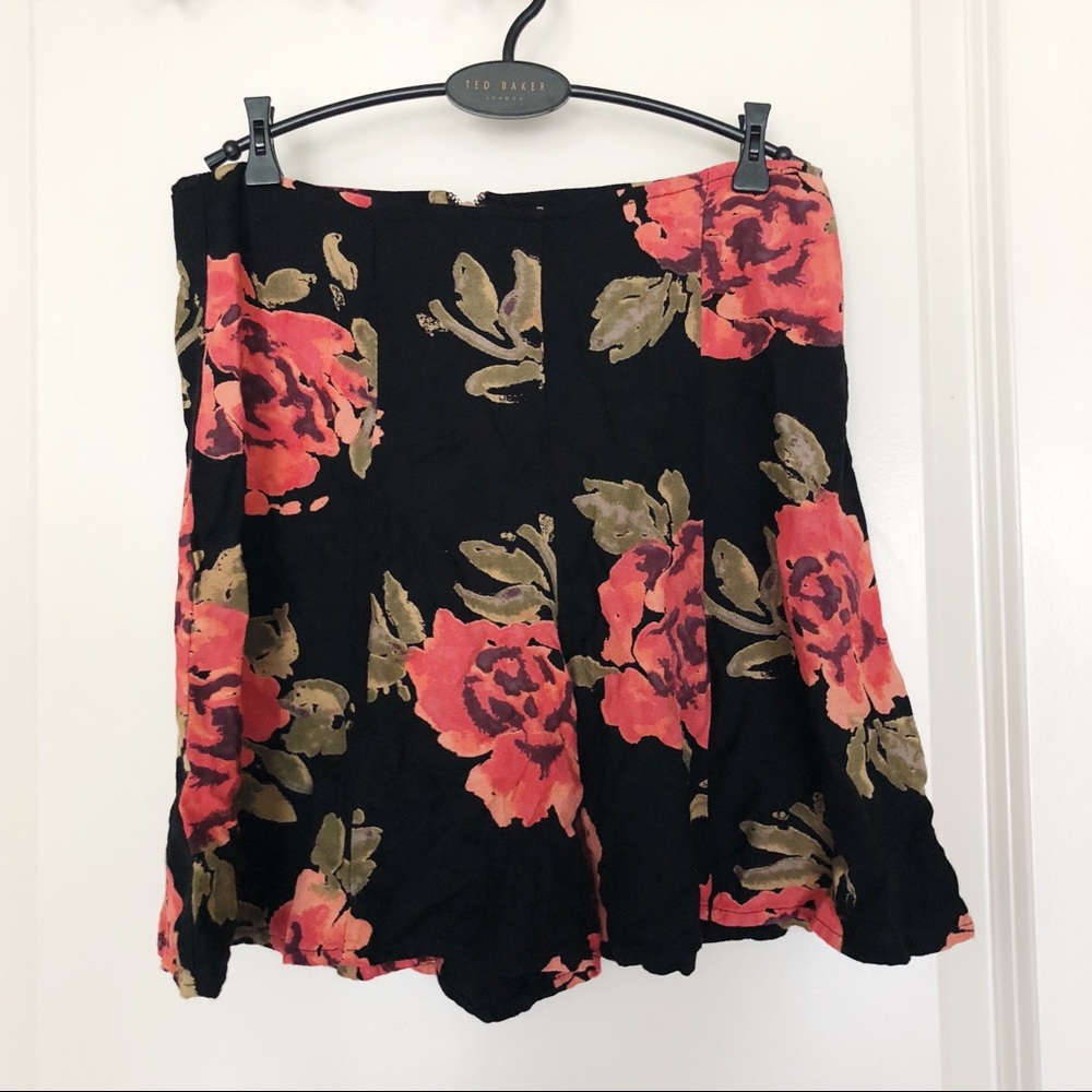 Kimchi Blue Red Floral Shorts, never worn
